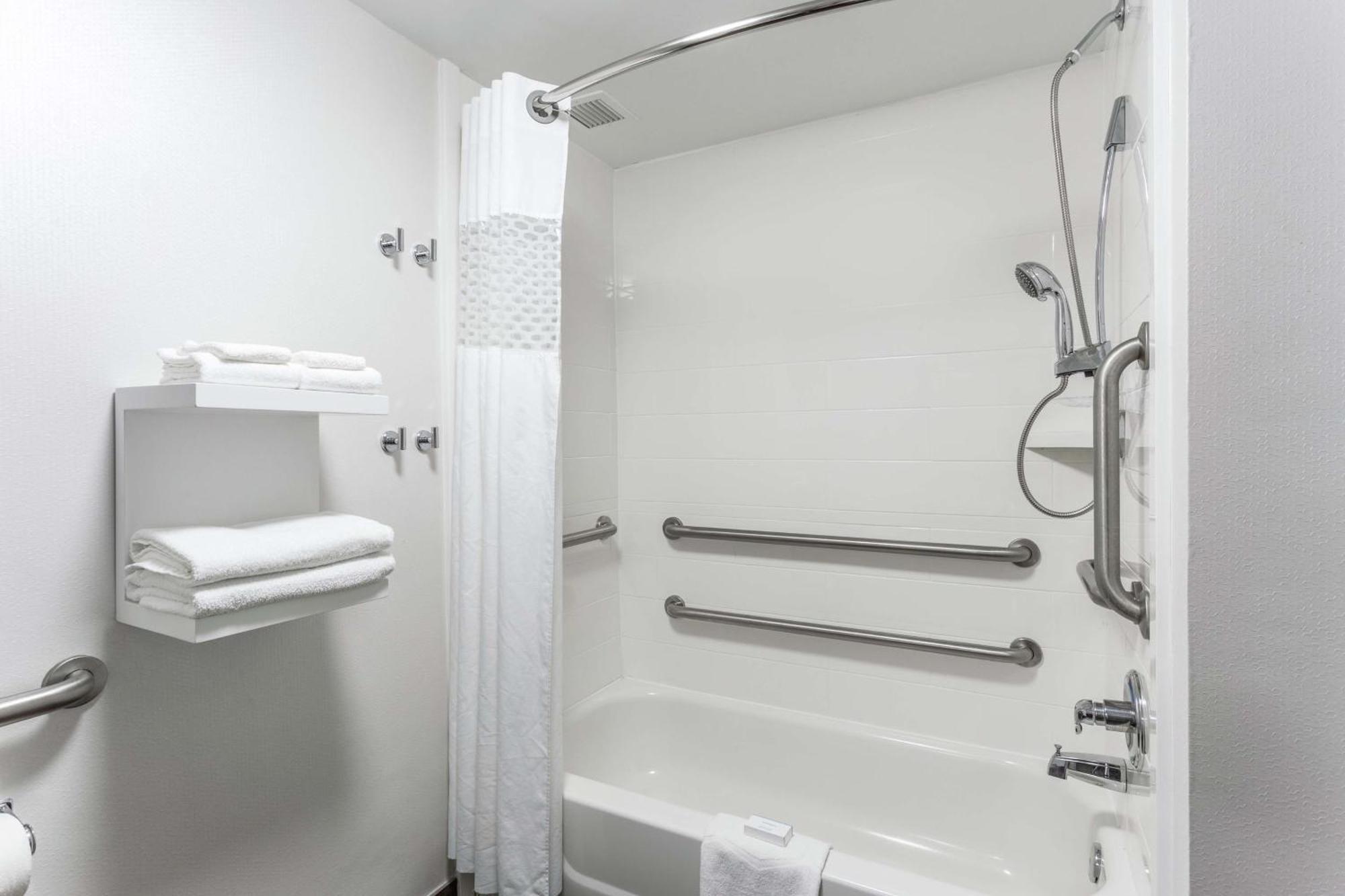 Hampton Inn Biloxi-Ocean Springs Екстериор снимка