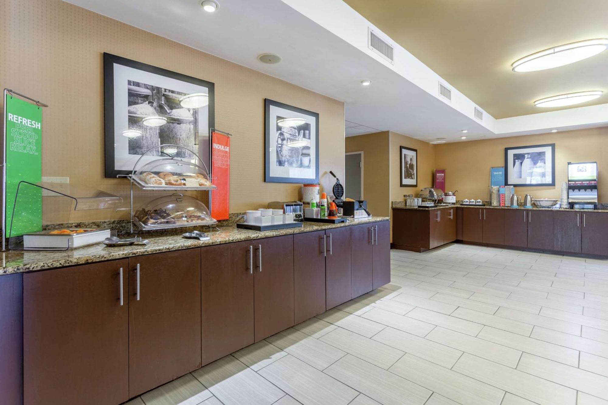 Hampton Inn Biloxi-Ocean Springs Екстериор снимка
